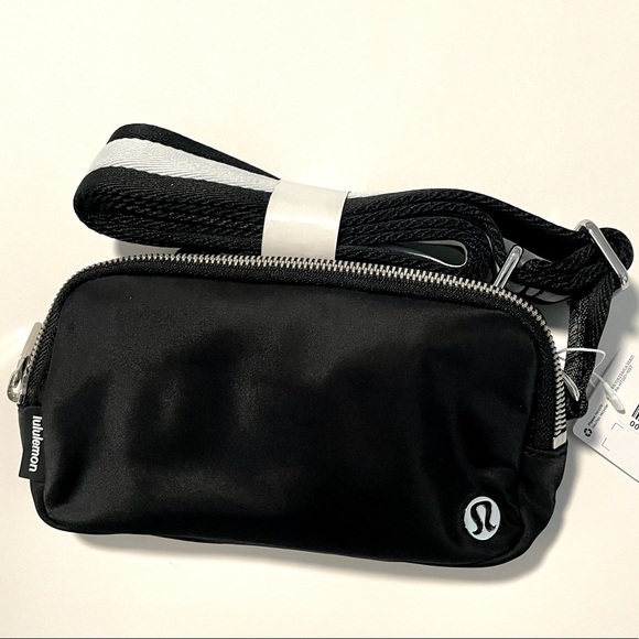 Everywhere Crossbody Bag - Brand New - Picture 7 of 8